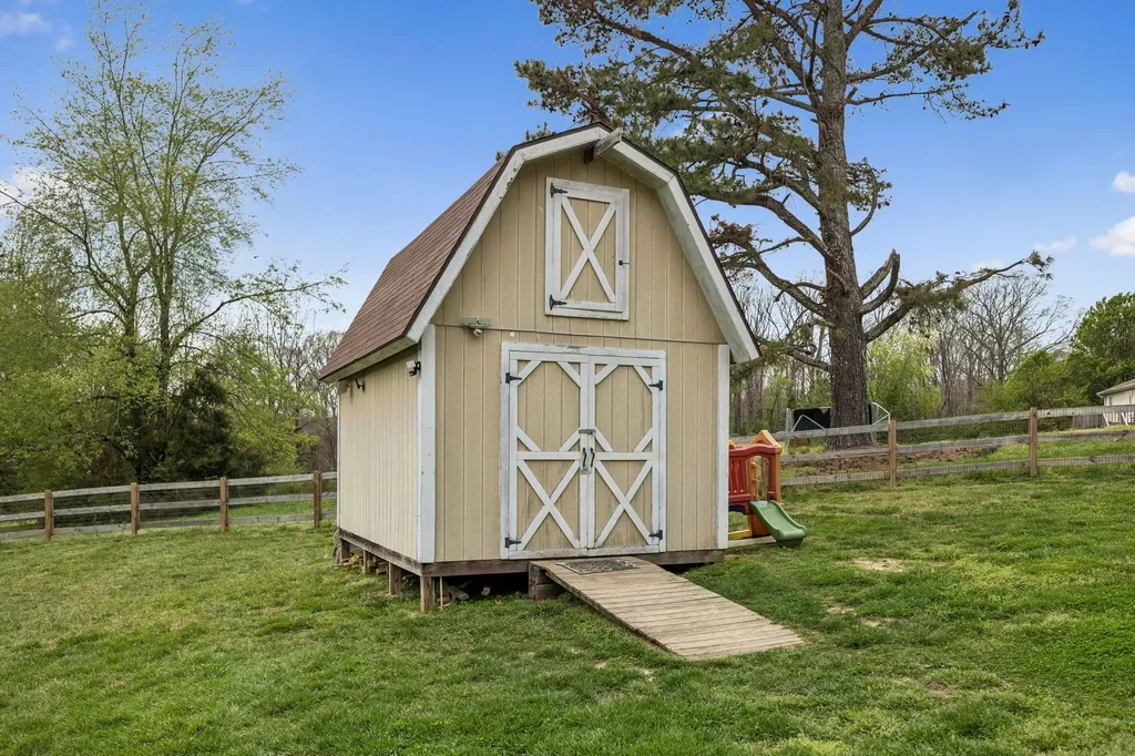 8334 Tatum Road Lyles TN 37098