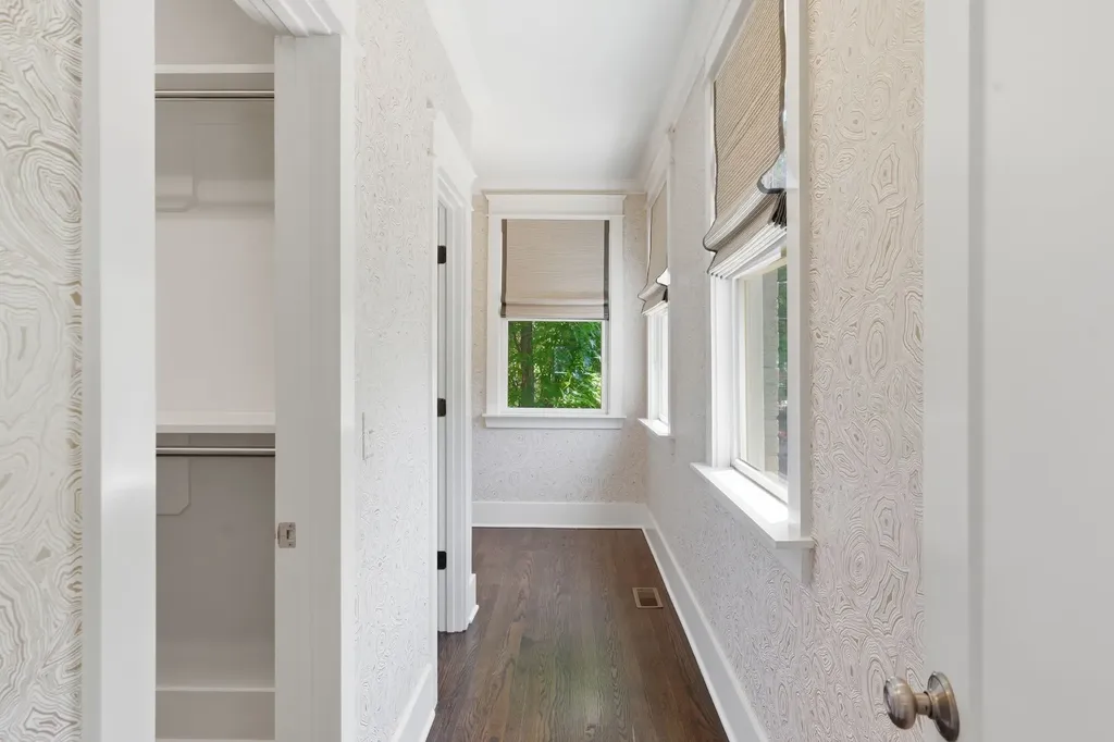 1111A Graybar Lane Nashville TN 37204