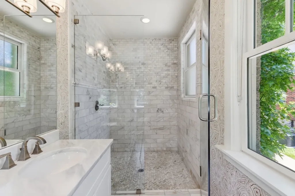 1111A Graybar Lane Nashville TN 37204