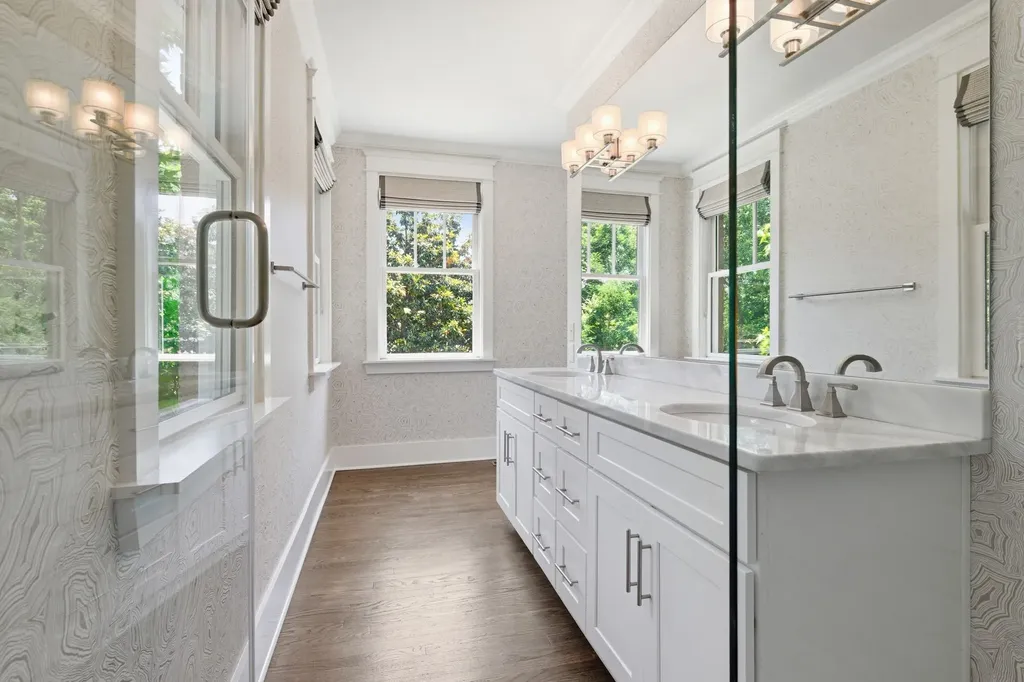 1111A Graybar Lane Nashville TN 37204
