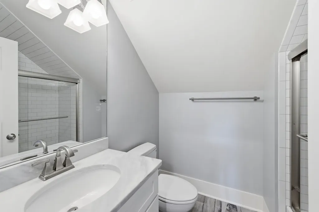 1111A Graybar Lane Nashville TN 37204