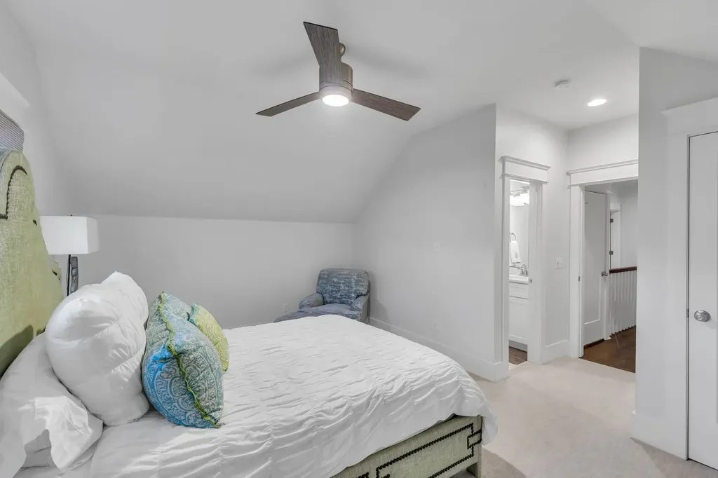 1111A Graybar Lane Nashville TN 37204