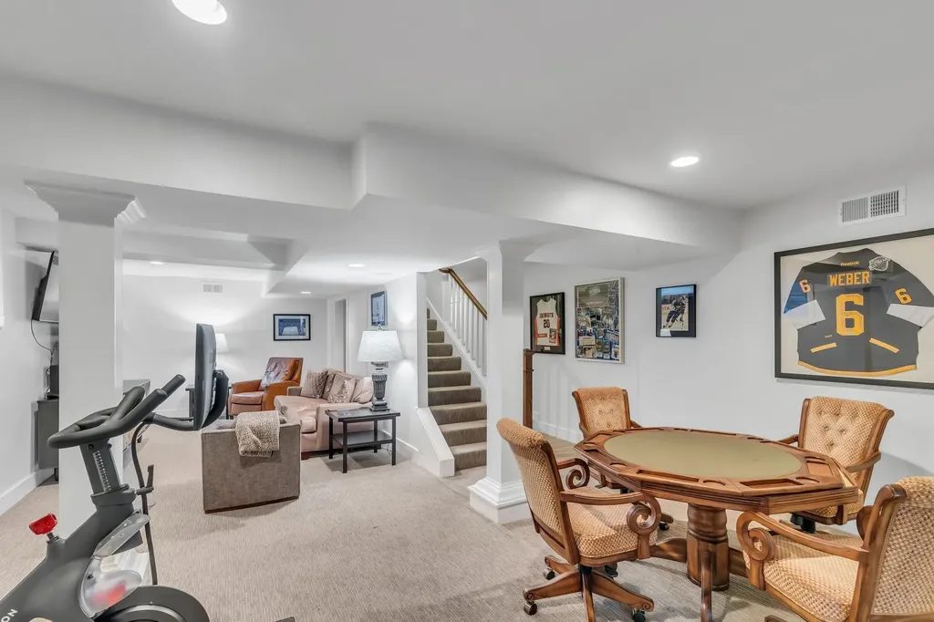 1111A Graybar Lane Nashville TN 37204