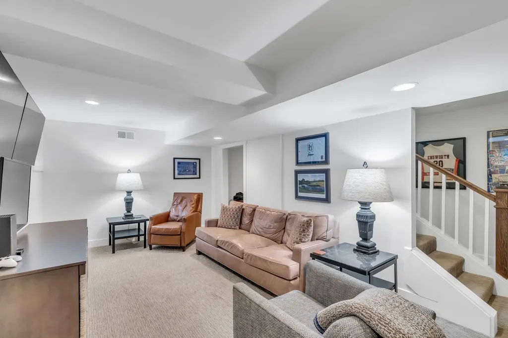 1111A Graybar Lane Nashville TN 37204
