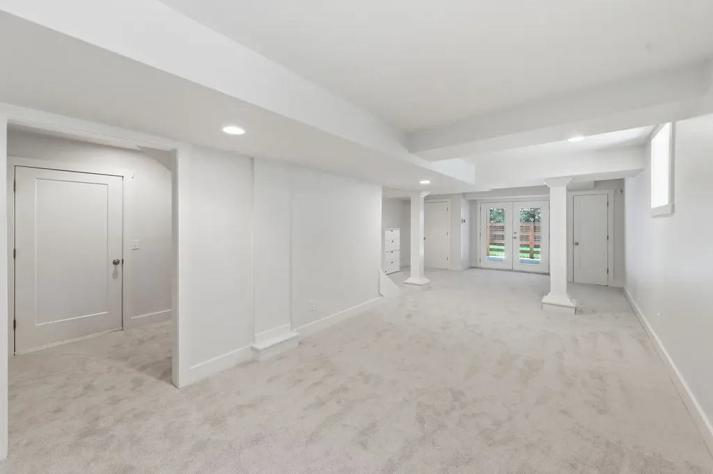 1111A Graybar Lane Nashville TN 37204