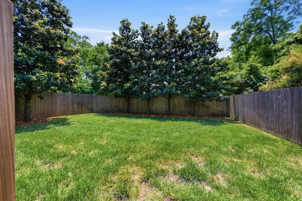 1111A Graybar Lane Nashville TN 37204