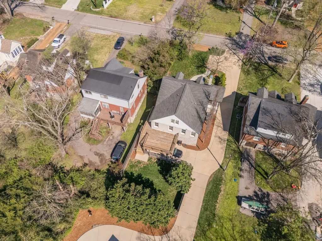 1111A Graybar Lane Nashville TN 37204