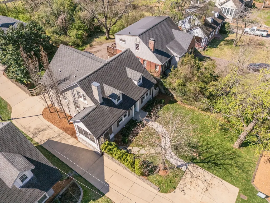 1111A Graybar Lane Nashville TN 37204
