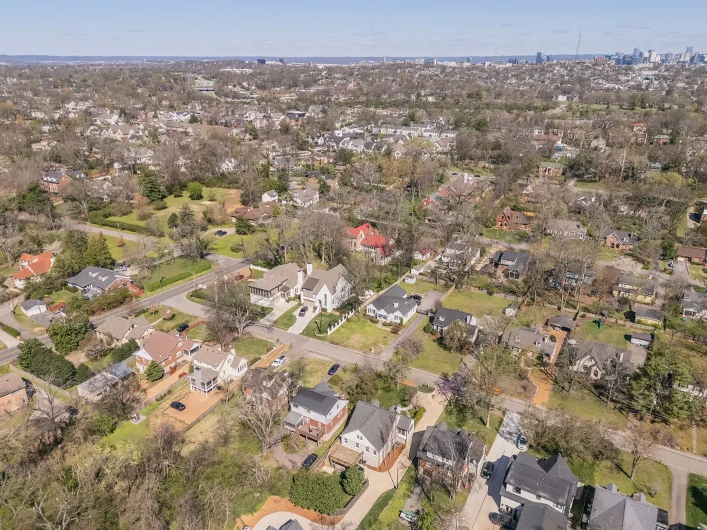 1111A Graybar Lane Nashville TN 37204