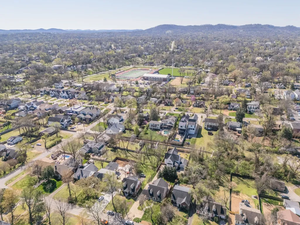 1111A Graybar Lane Nashville TN 37204
