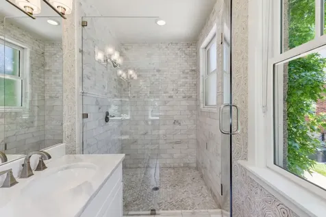 1111A Graybar Lane Nashville TN 37204