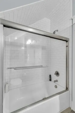 1111A Graybar Lane Nashville TN 37204