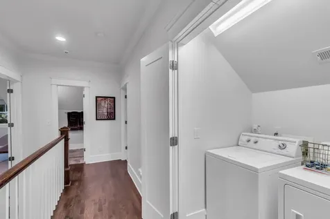 1111A Graybar Lane Nashville TN 37204