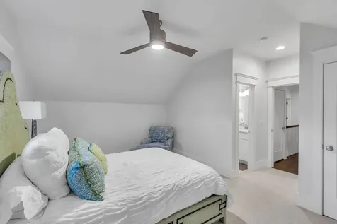 1111A Graybar Lane Nashville TN 37204