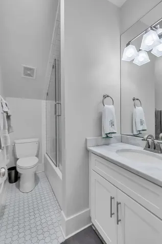 1111A Graybar Lane Nashville TN 37204