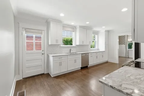 1111A Graybar Lane Nashville TN 37204