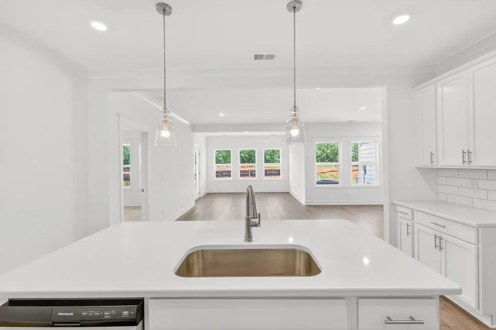 460 Charlie Place White House TN 37188