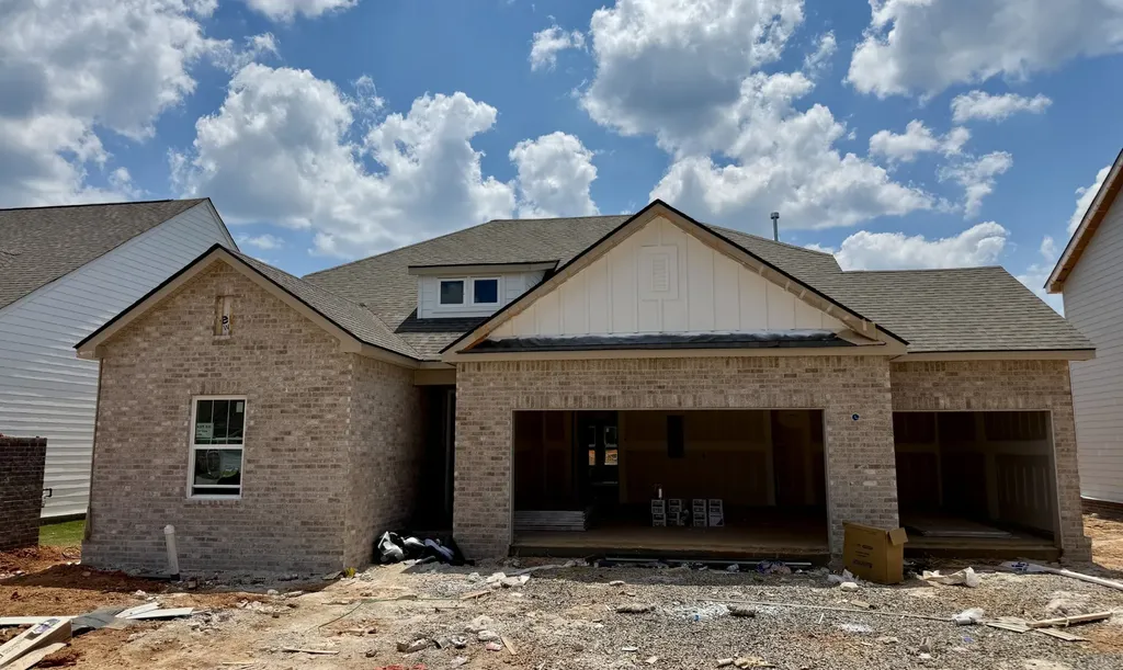137 Yuma Lane White House TN 37188
