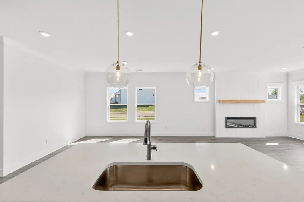3296 Ventura Avenue White House TN 37188