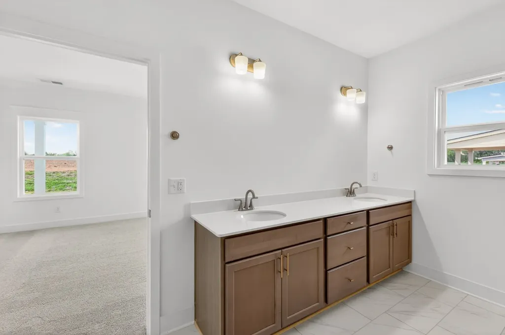 3296 Ventura Avenue White House TN 37188