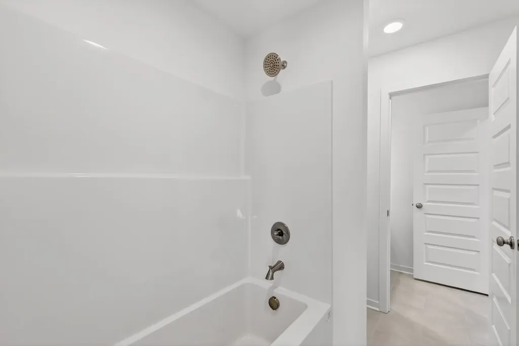 3296 Ventura Avenue White House TN 37188