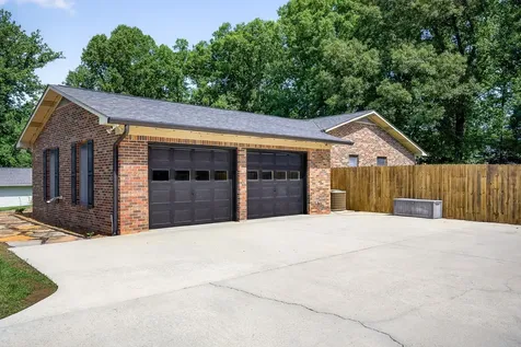 1331 Apple Valley Court Cookeville TN 38501