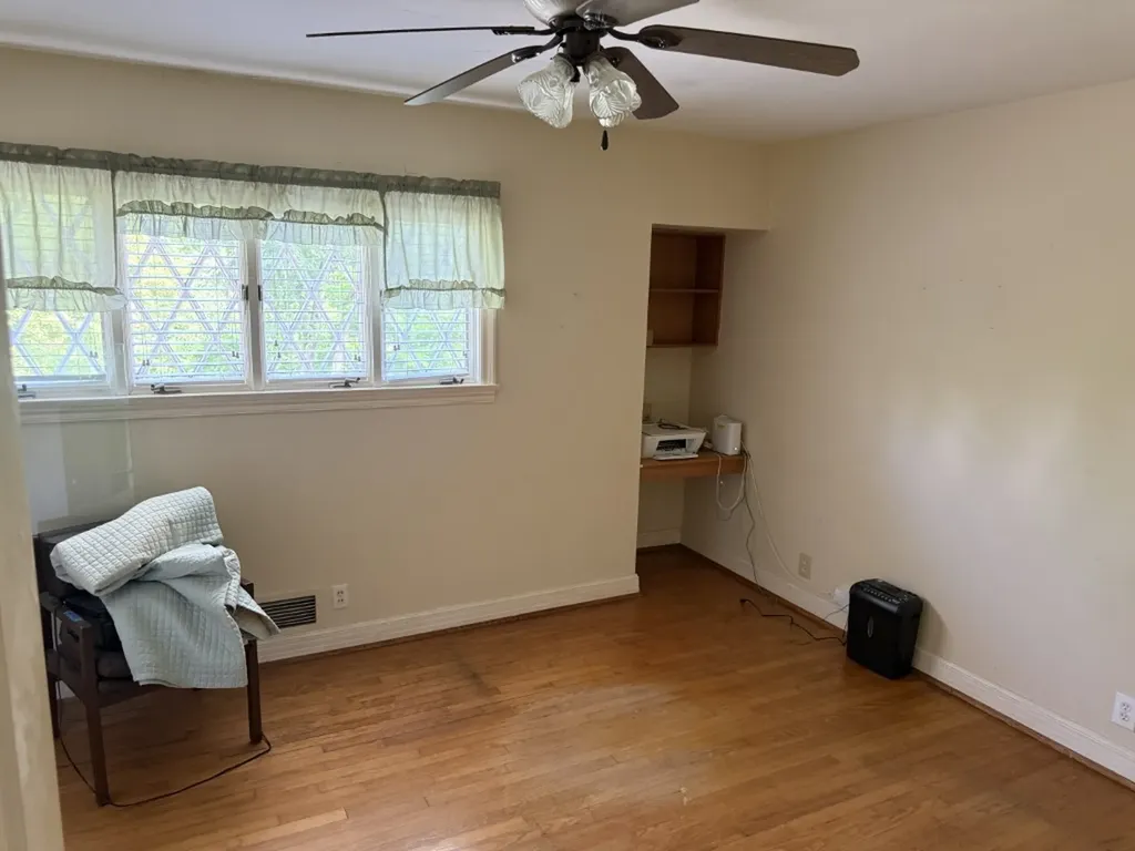 105 3rd Ave, E Springfield TN 37172