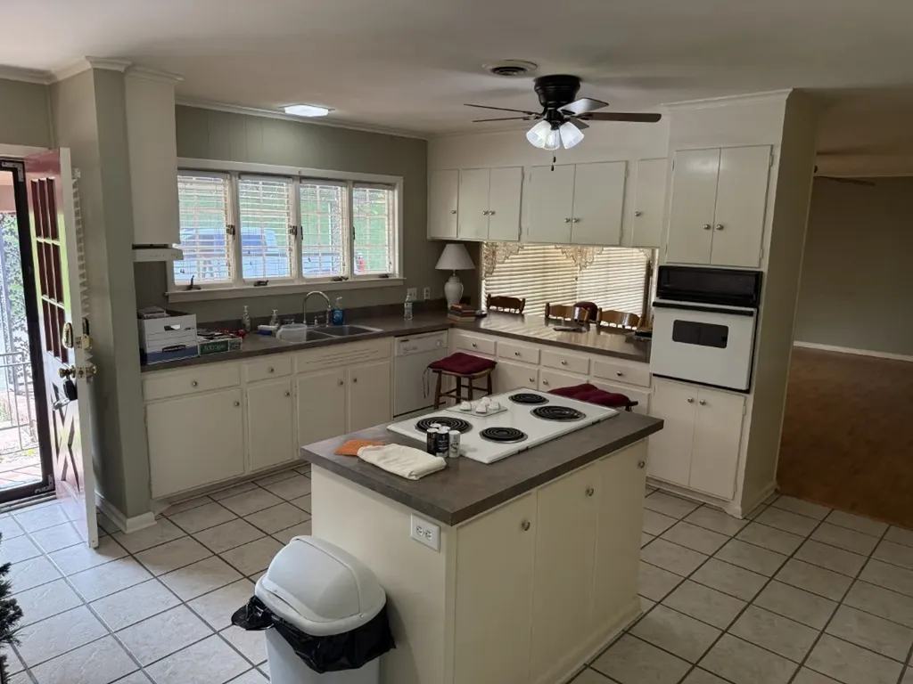 105 3rd Ave, E Springfield TN 37172