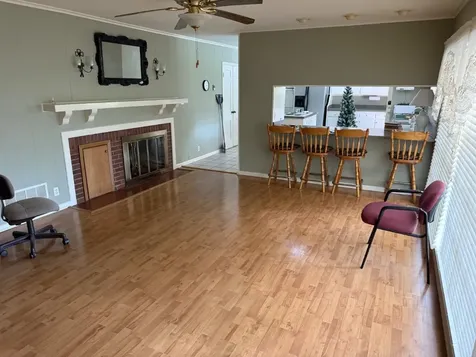 105 3rd Ave, E Springfield TN 37172