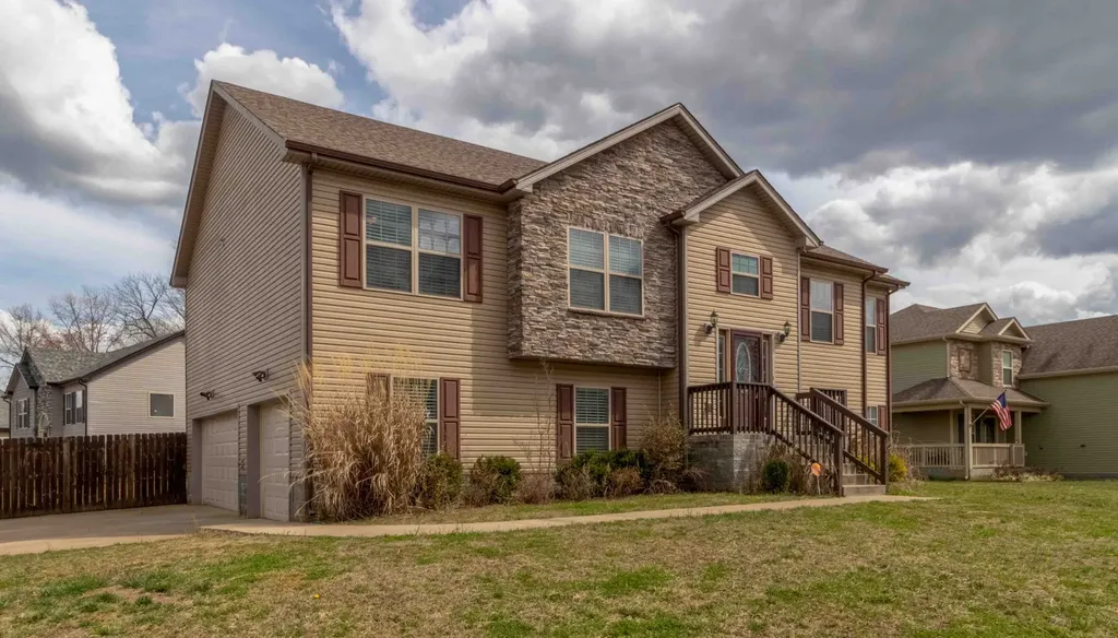 1063 Freedom Drive Clarksville TN 37042