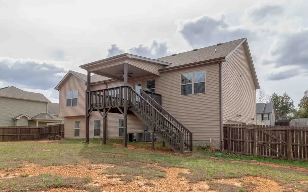 1063 Freedom Drive Clarksville TN 37042
