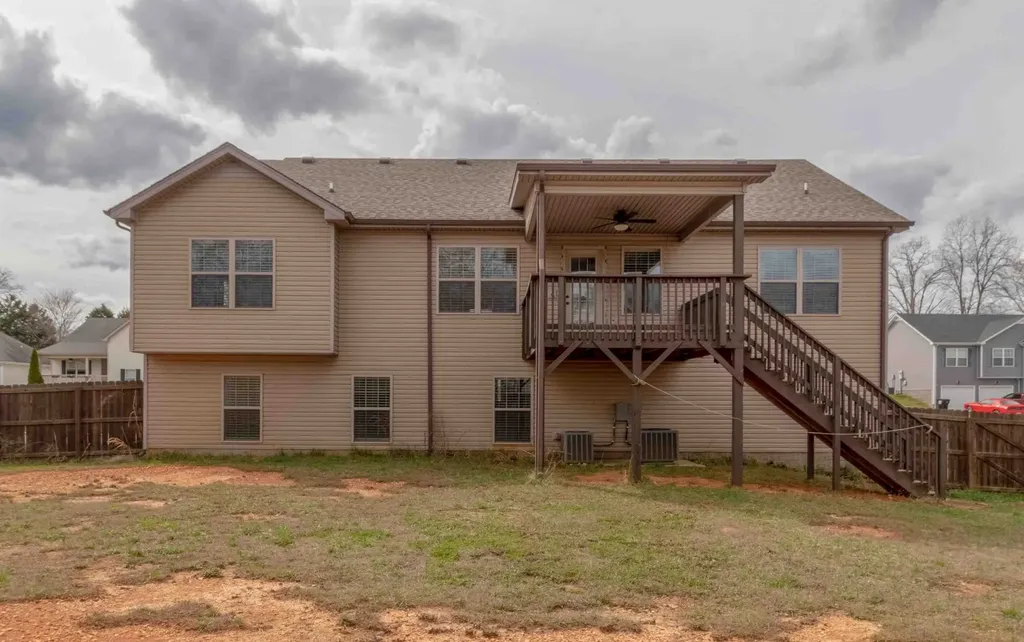 1063 Freedom Drive Clarksville TN 37042