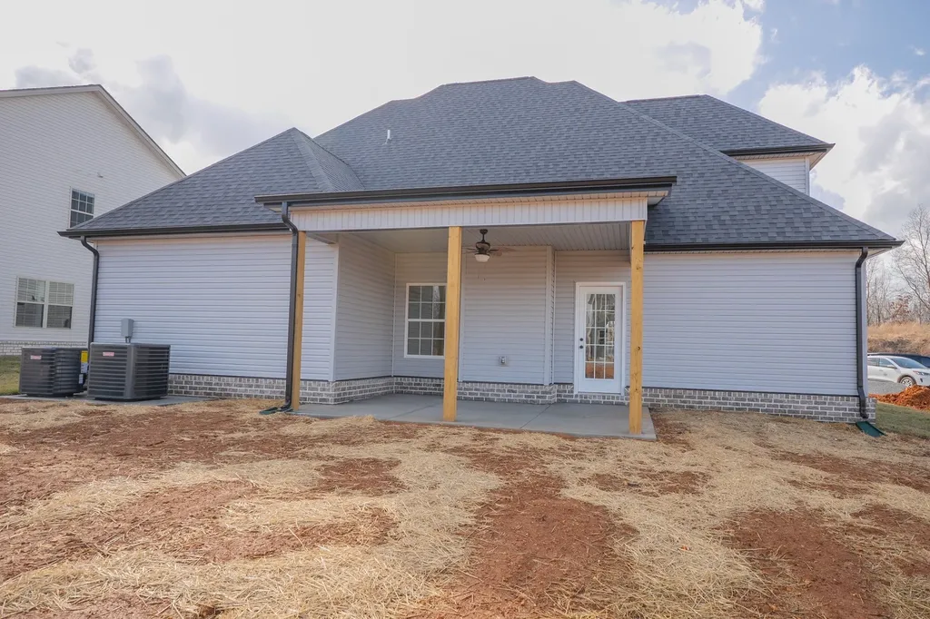 242 Autumnwood Farms Clarksville TN 37042