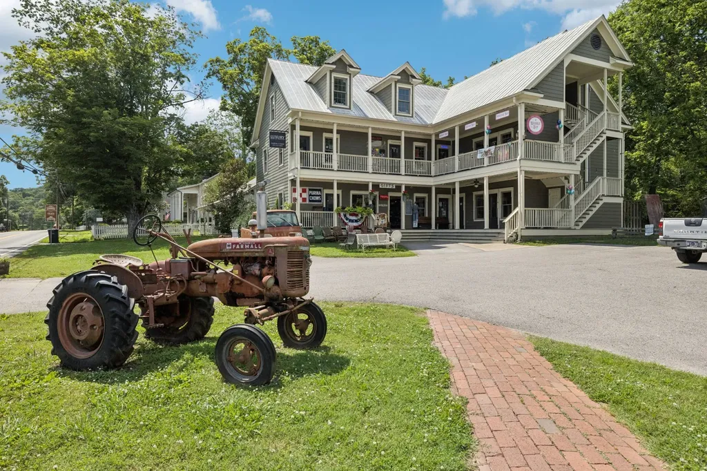 5185 Old Harding Road Franklin TN 37064