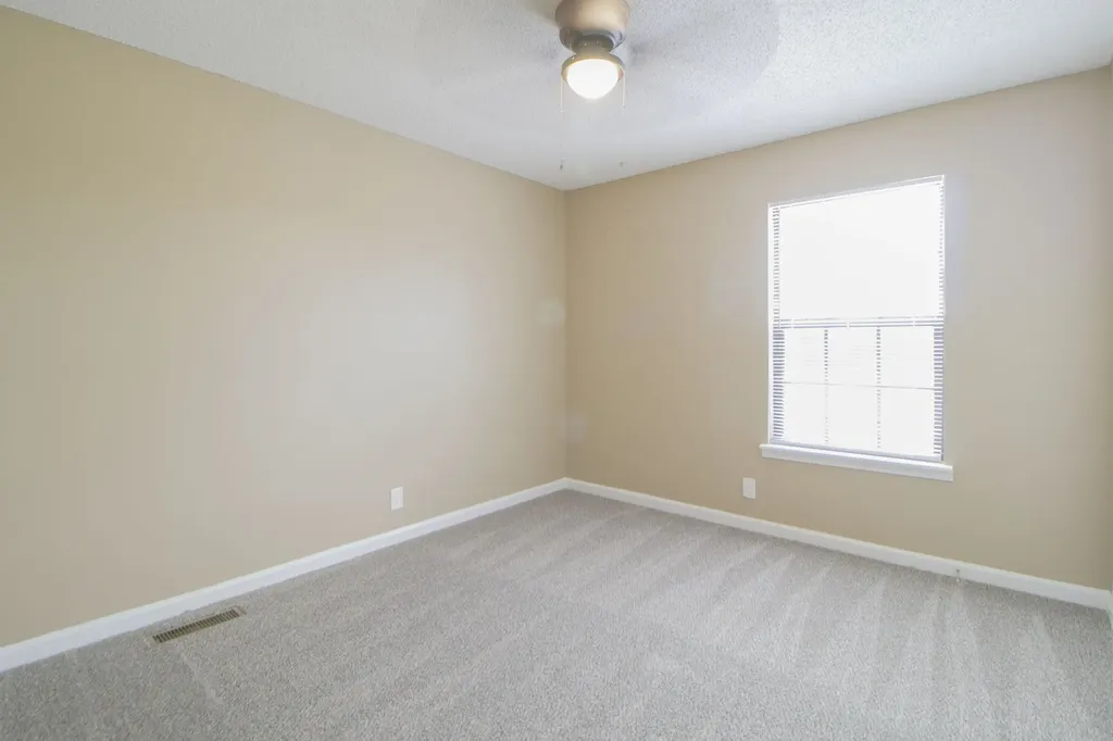 2550 Old Russellville Pike #3 Clarksville TN 37040