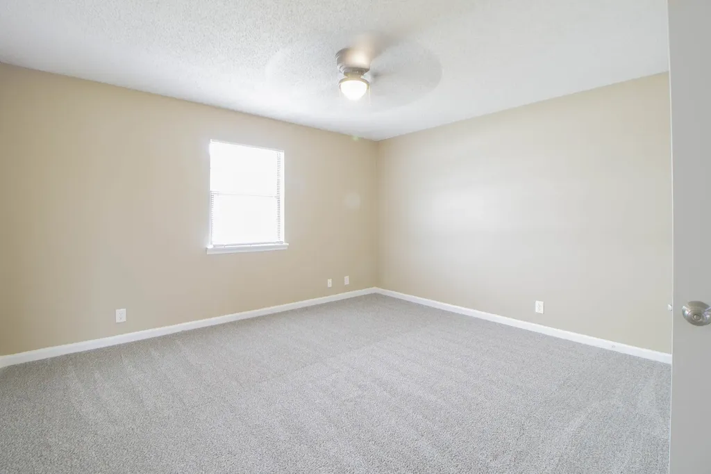 2550 Old Russellville Pike #3 Clarksville TN 37040