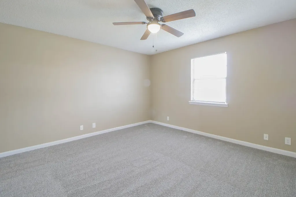 2550 Old Russellville Pike #3 Clarksville TN 37040