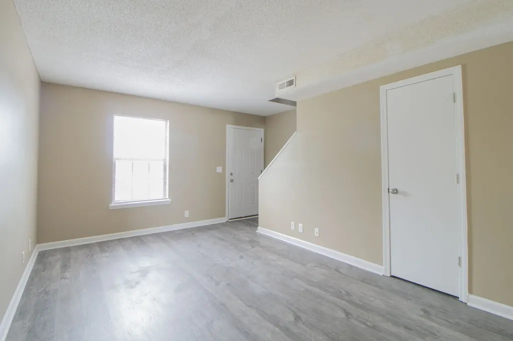 2550 Old Russellville Pike #3 Clarksville TN 37040