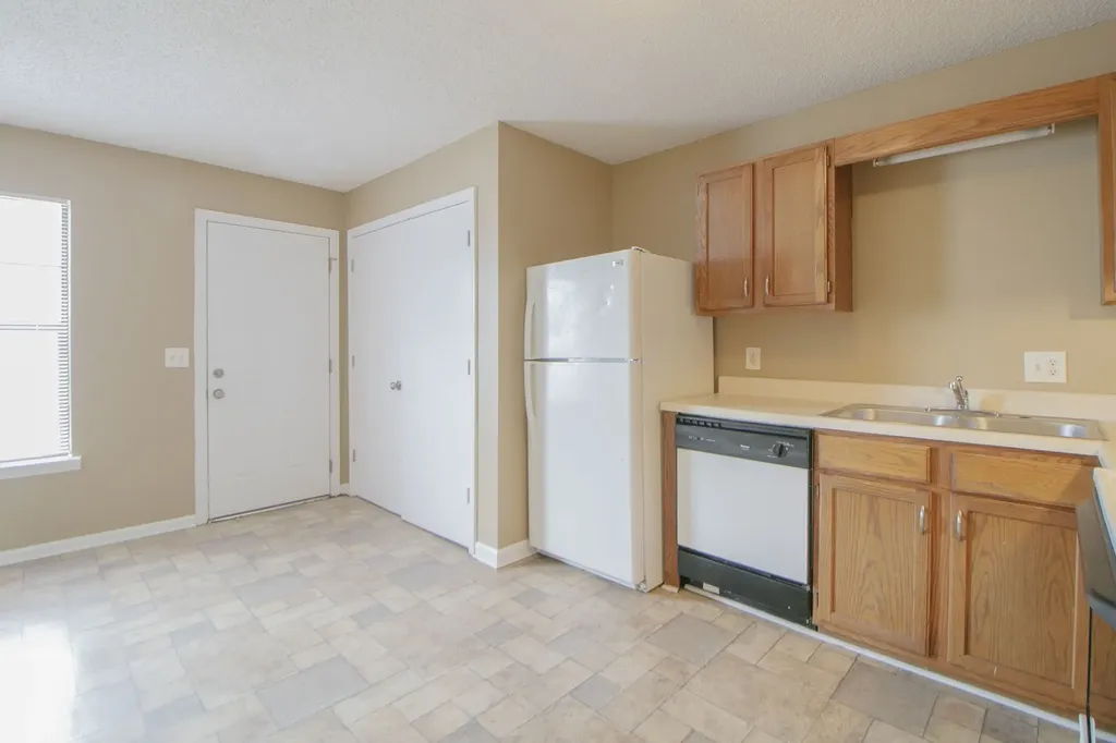 2550 Old Russellville Pike #3 Clarksville TN 37040