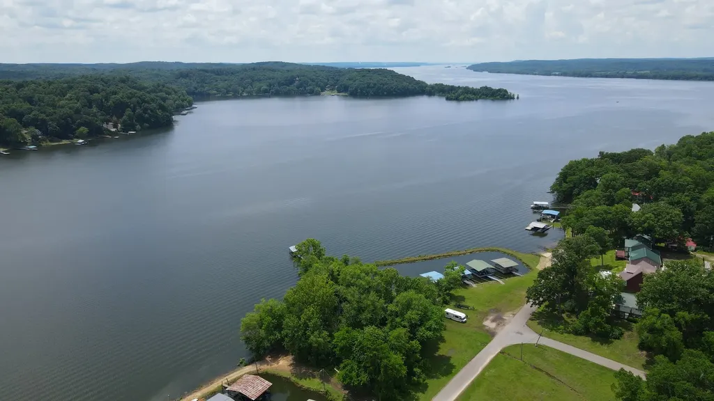 45 Creek View Lane Waverly TN 37185