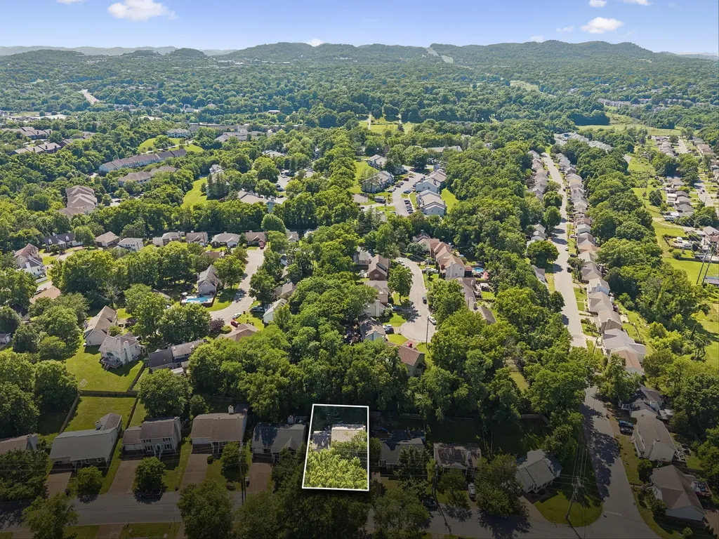 5313 Hunters Ridge Nashville TN 37211