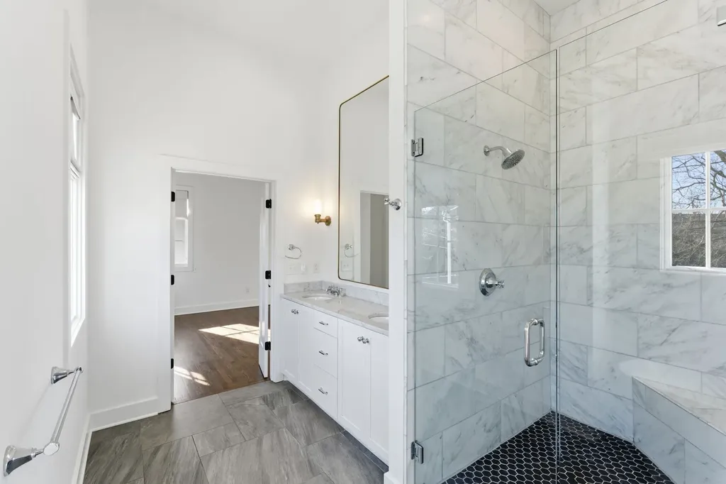519 Chesterfield Avenue Nashville TN 37212