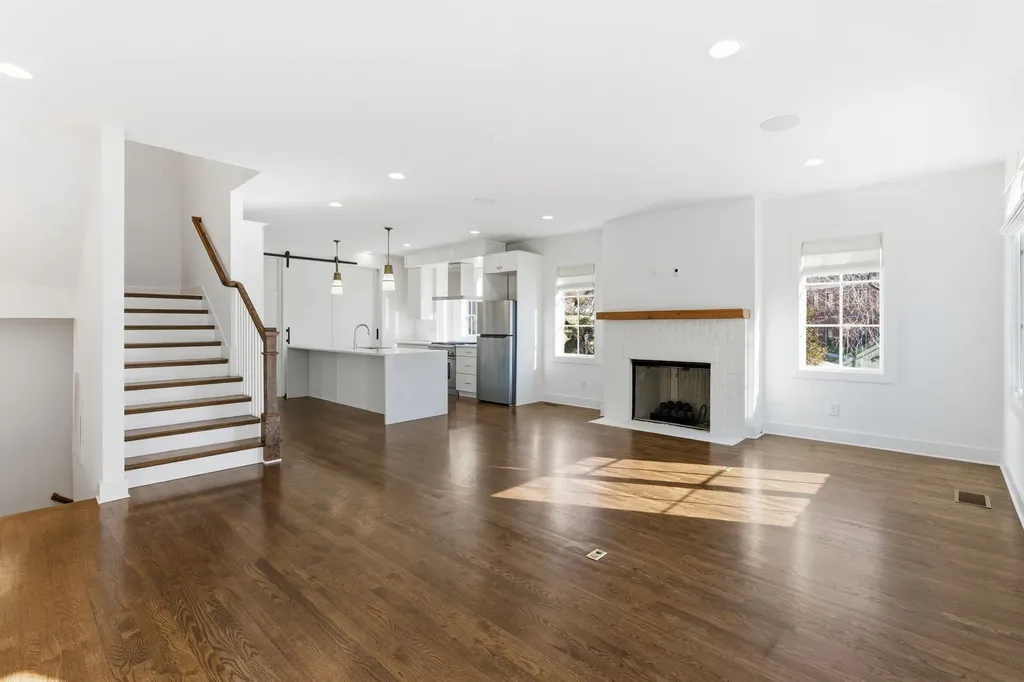 519 Chesterfield Avenue Nashville TN 37212