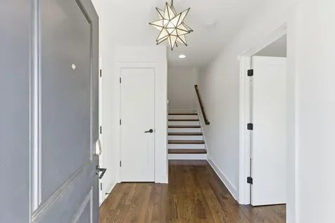 519 Chesterfield Avenue Nashville TN 37212
