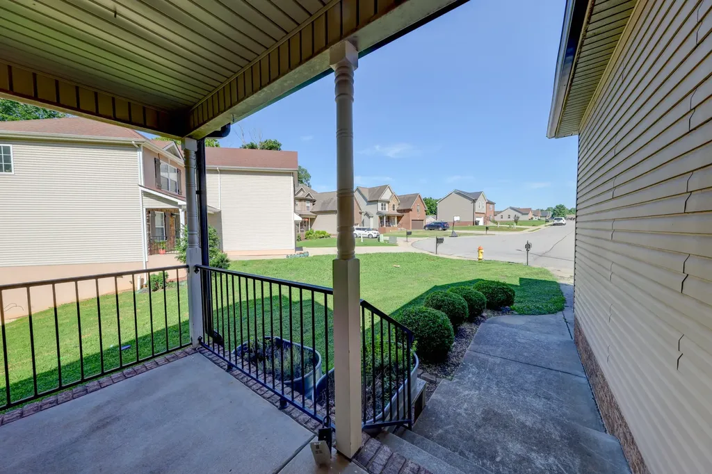 2720 Arthurs Court Clarksville TN 37040