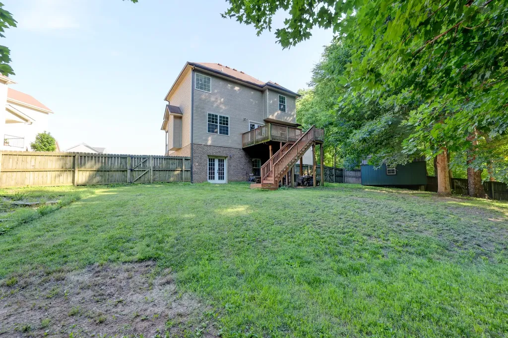 2720 Arthurs Court Clarksville TN 37040
