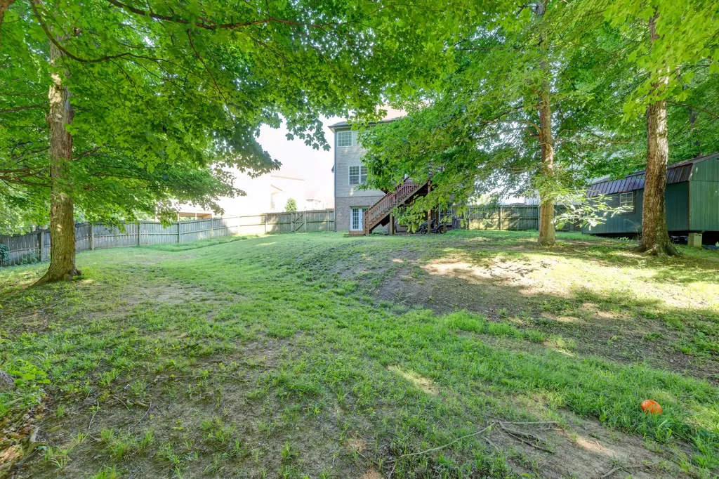 2720 Arthurs Court Clarksville TN 37040