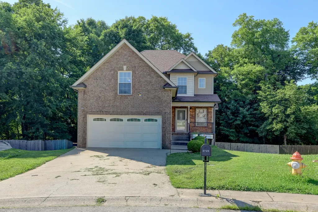 2720 Arthurs Court Clarksville TN 37040