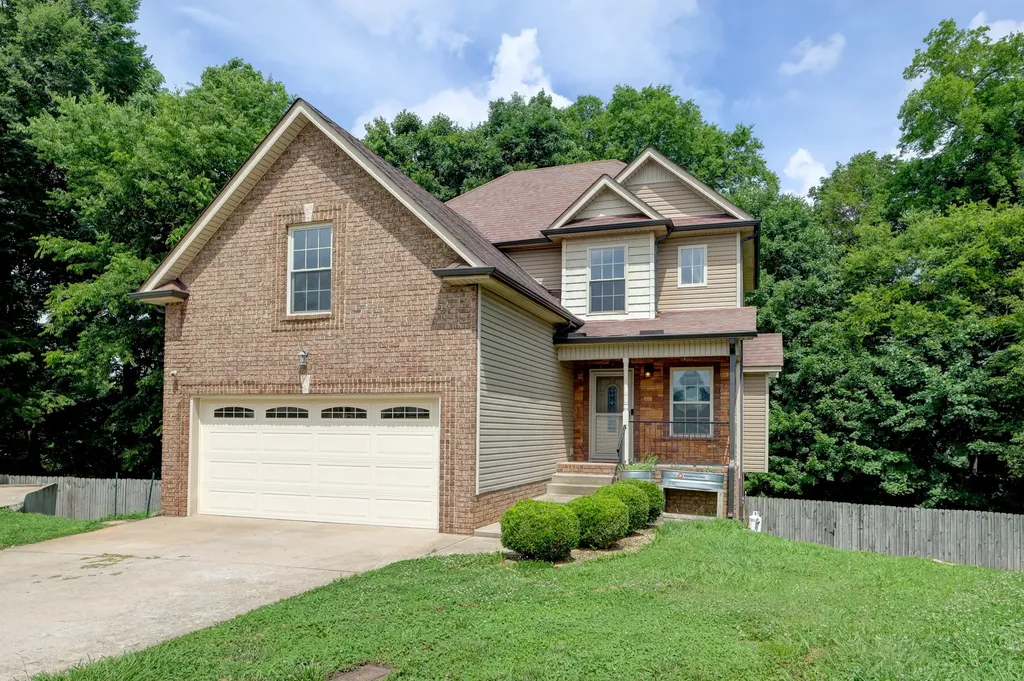 2720 Arthurs Court Clarksville TN 37040