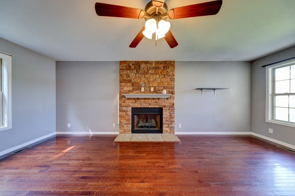 2720 Arthurs Court Clarksville TN 37040